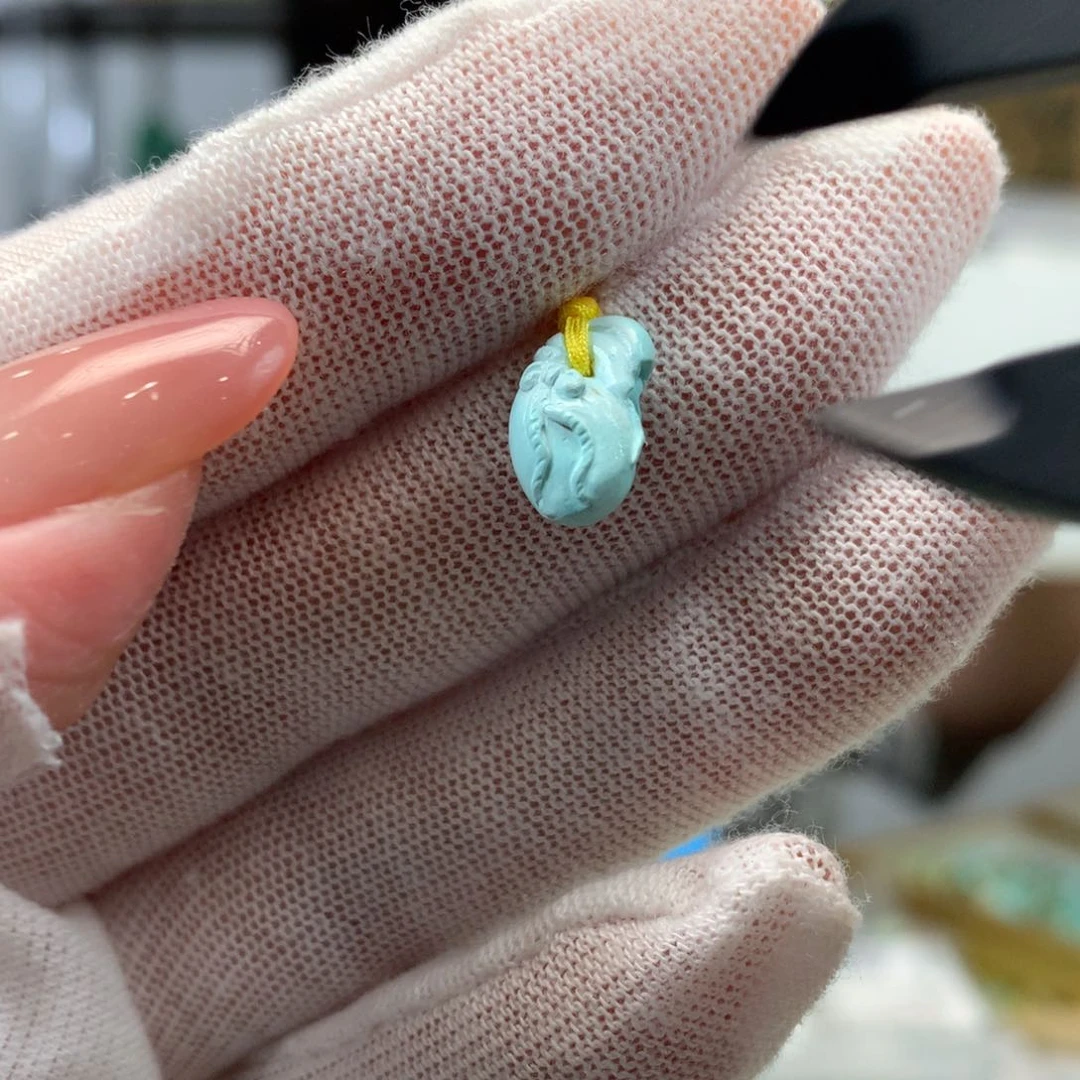 绿松石未镶嵌挂件