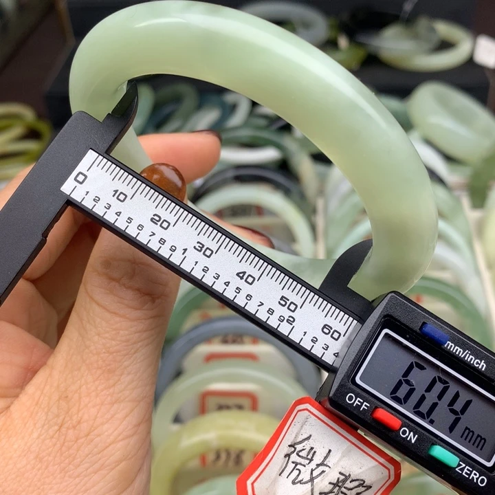 蛇纹石玉未镶嵌手镯356