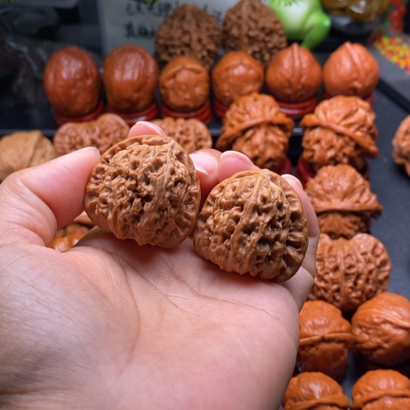 【闪购商品】文玩核桃把件34三角白