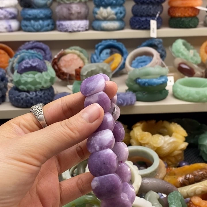 未镶嵌手镯石英岩玉