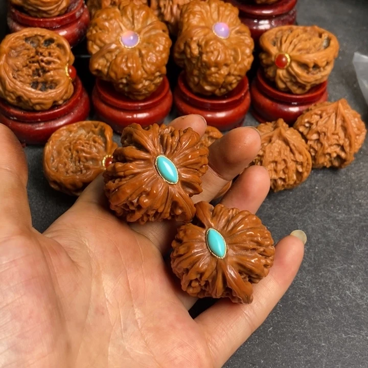 把件文玩核桃楼下