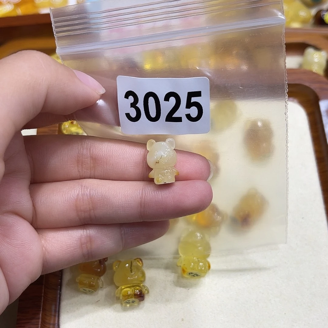 琥珀未镶嵌珠宝奇石