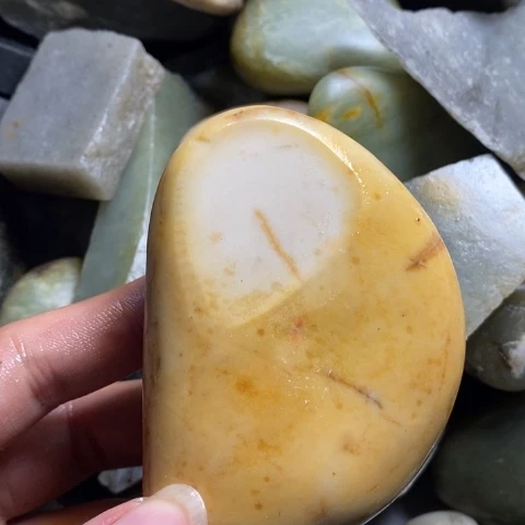 未镶嵌和田玉（糖玉）挂件
