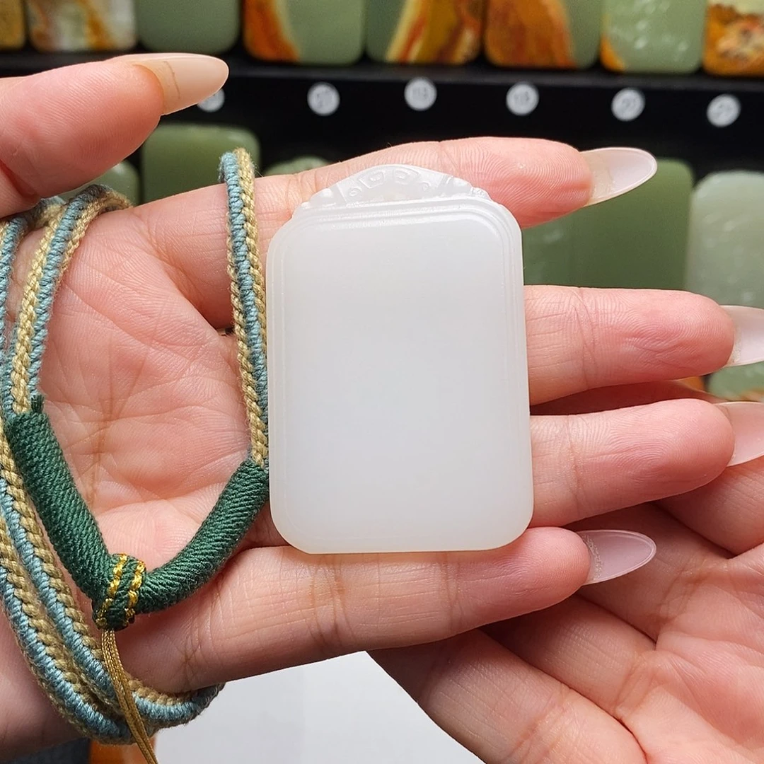 新疆昆仑山料方解石玉