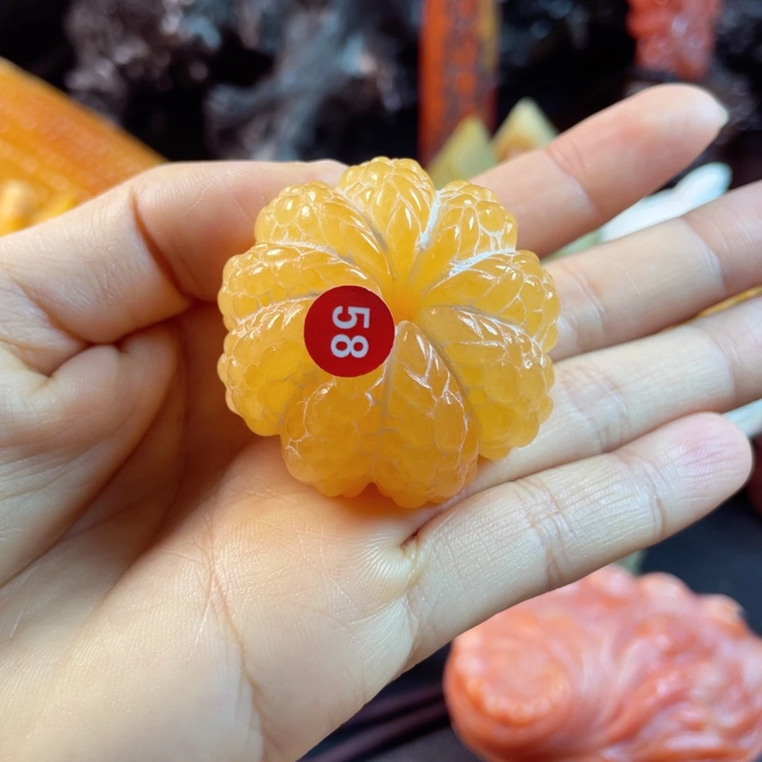 寿山石手艺人雕刻