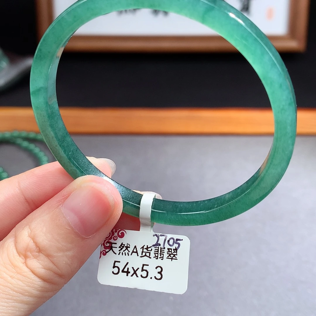 翡翠手镯（圆镯）未镶嵌