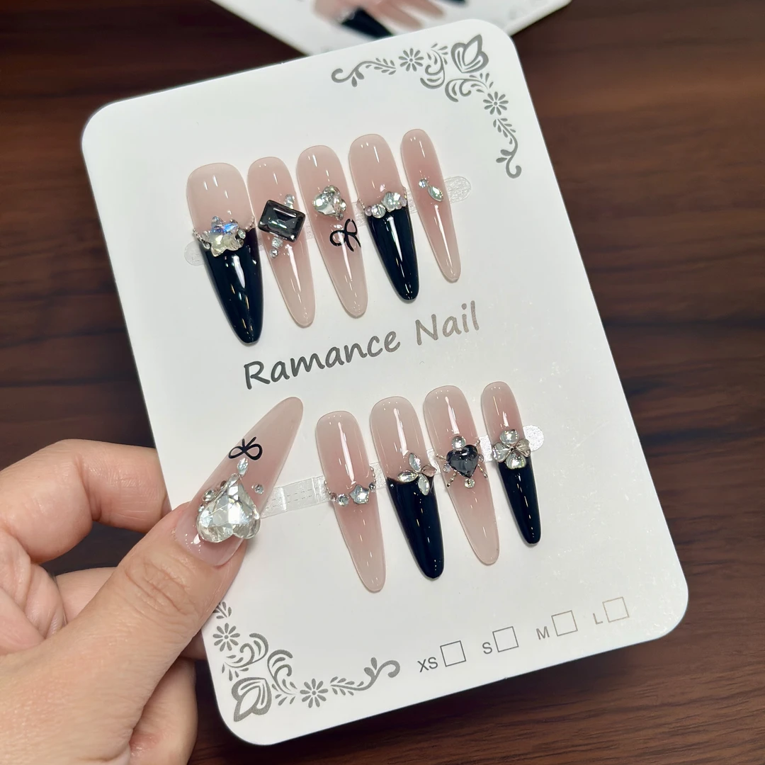 【V33】纯手工穿戴甲黑色系高级感百搭蝴蝶结爱心钻细狗中长款美甲