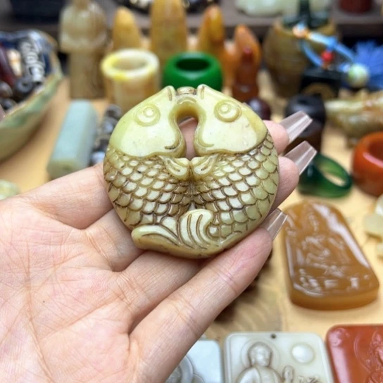 蛇纹石玉未镶嵌颈饰