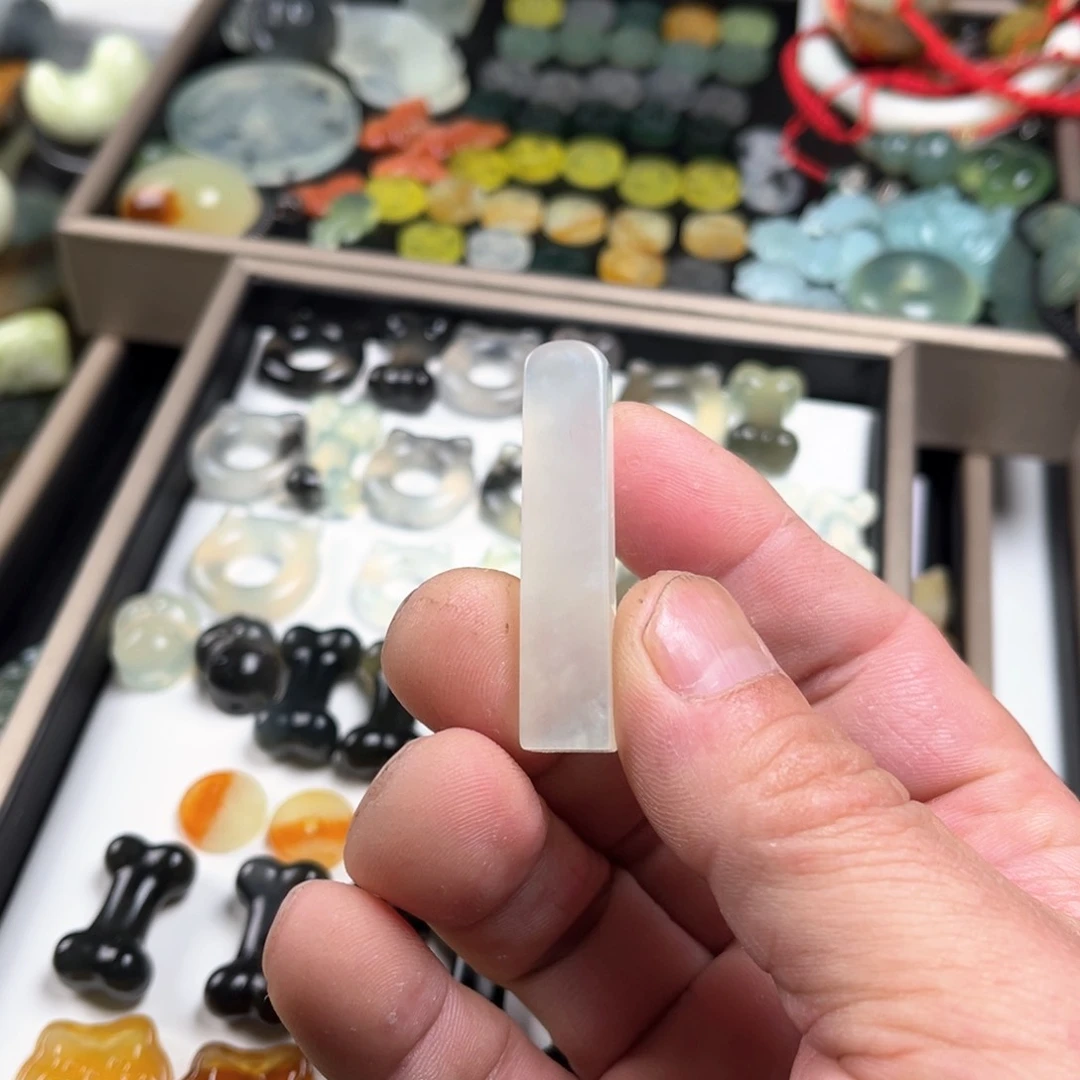 蛇纹石玉原石未镶嵌