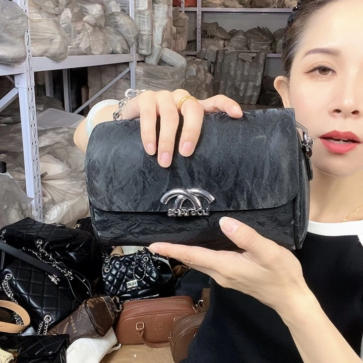 蚕丝小牛剖层皮革PU