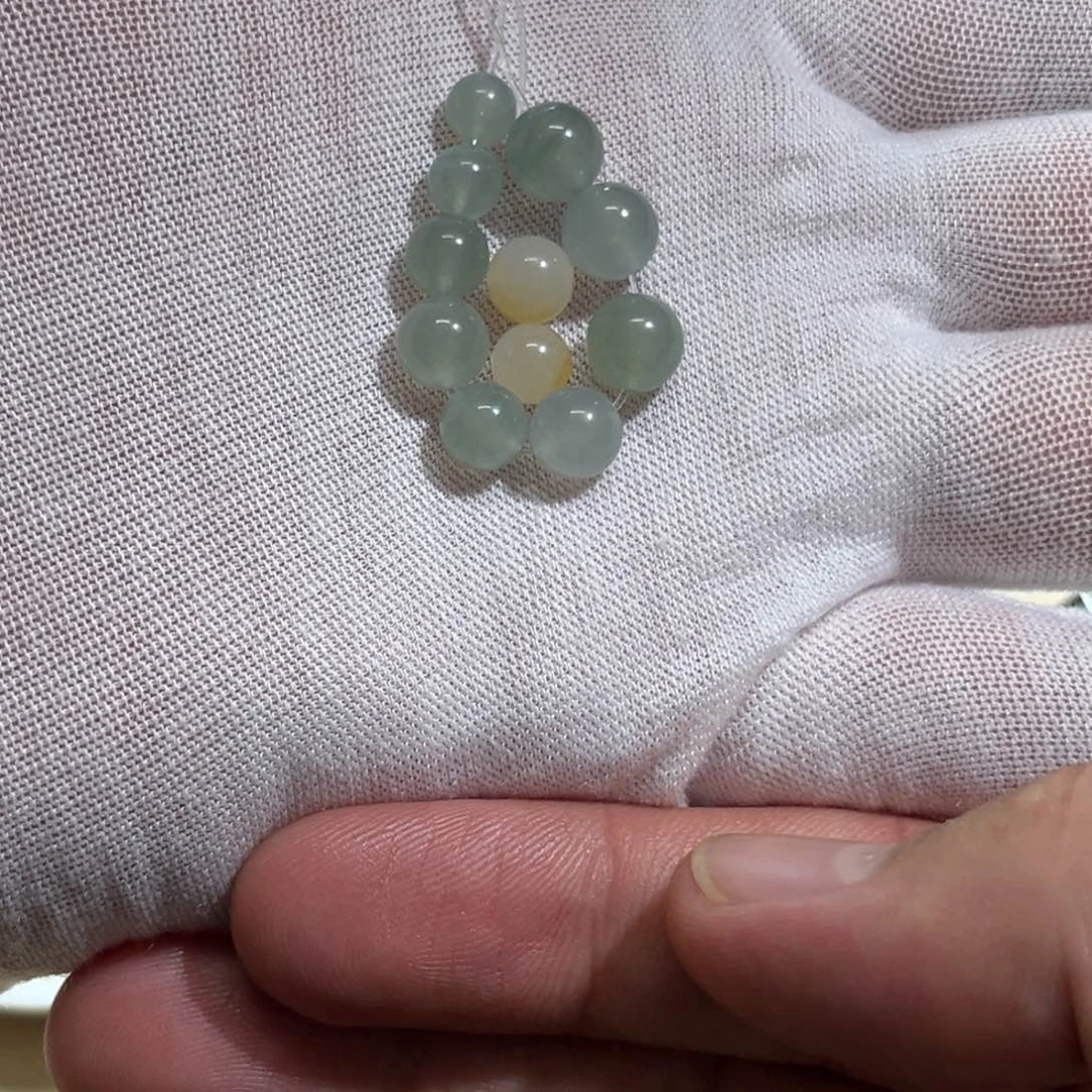 瞄***瞄未镶嵌定制翡翠翡翠散珠
