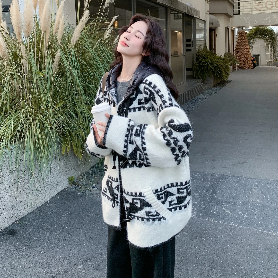 撞色拼接针织衫外套2025秋冬新款设计感小个子巨好看的慵懒风上衣