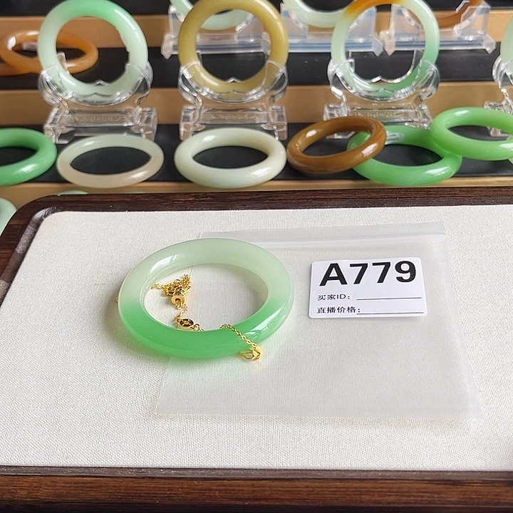 小***笨非金属时尚东陵手镯779