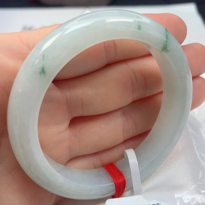 翡翠手镯未镶嵌52圈