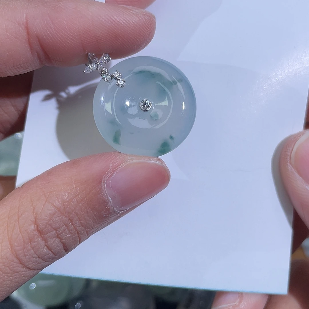 翡翠18K金镶嵌挂件平安扣