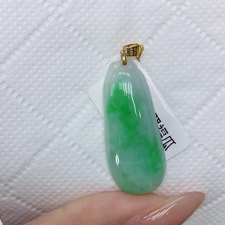 颈饰18K金镶嵌翡翠