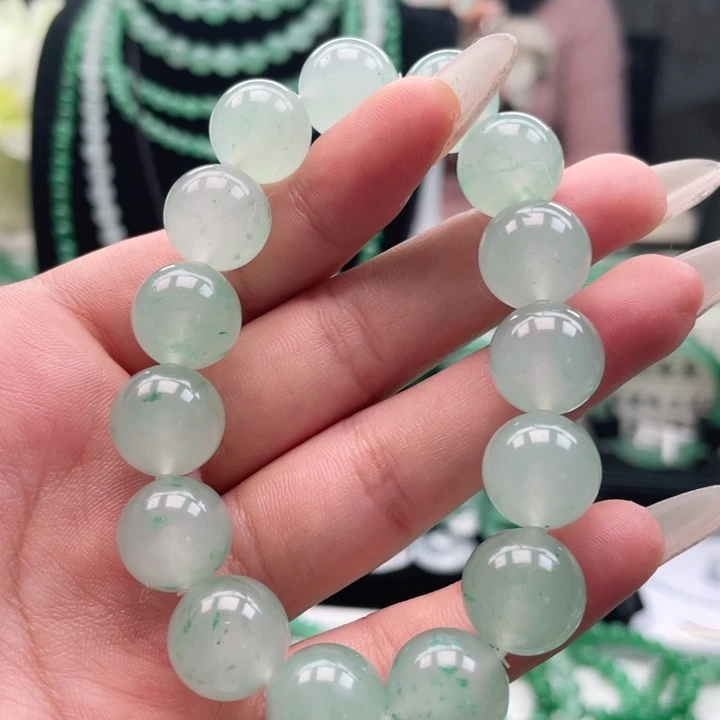 未镶嵌手链石英质玉（非洲翠）