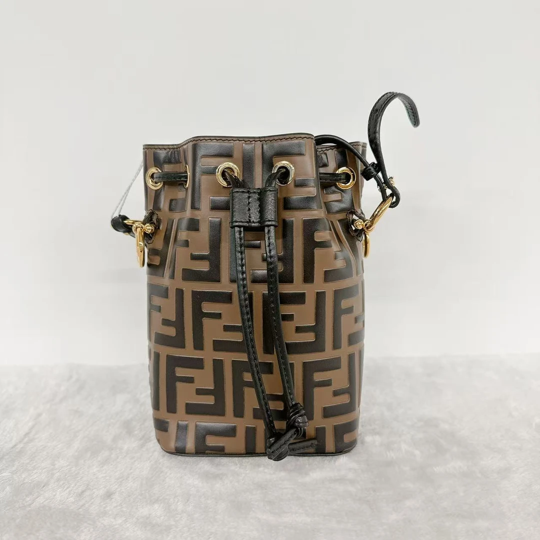 95新 FENDI/芬迪 安洁利严选水桶包/0013164