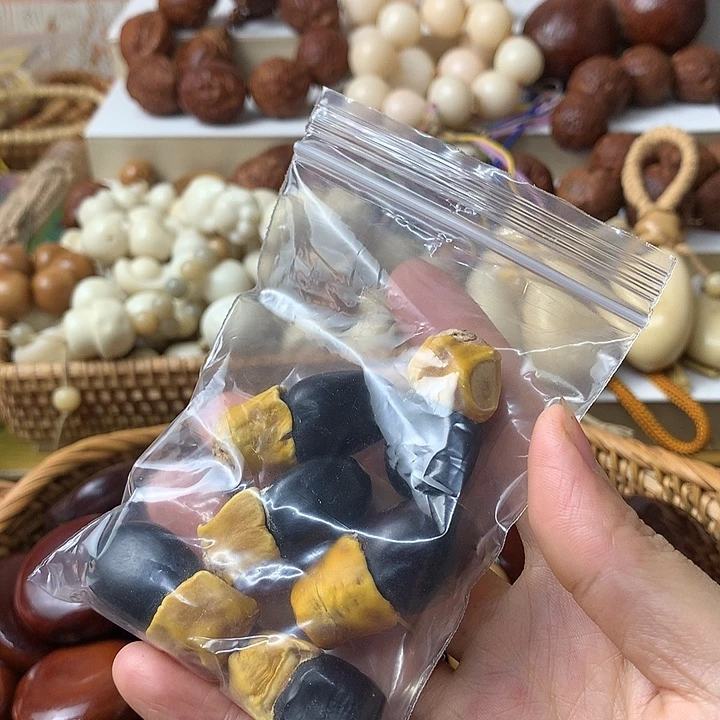 Z****吊坠千眼菩提缅茄未打孔