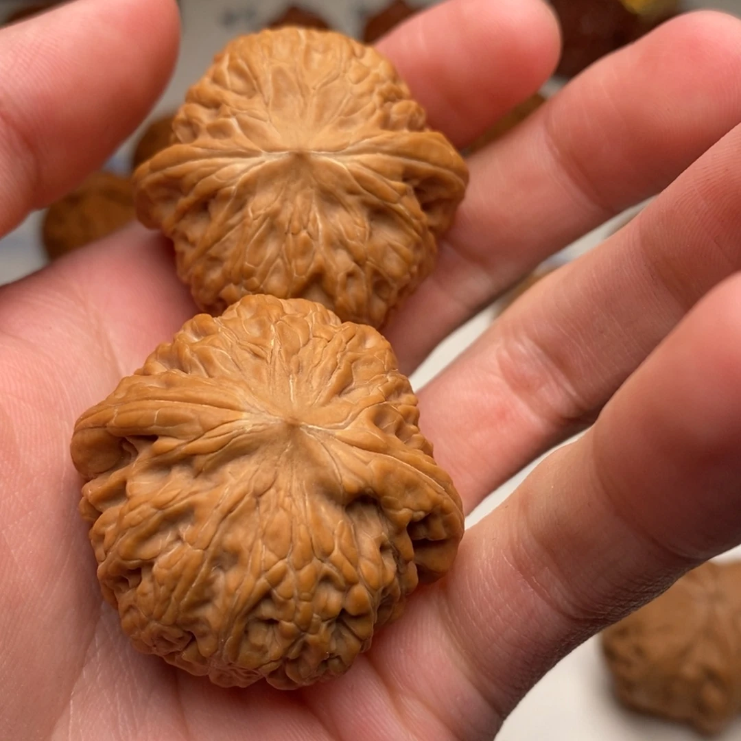 神***西文玩核桃把件铁锤