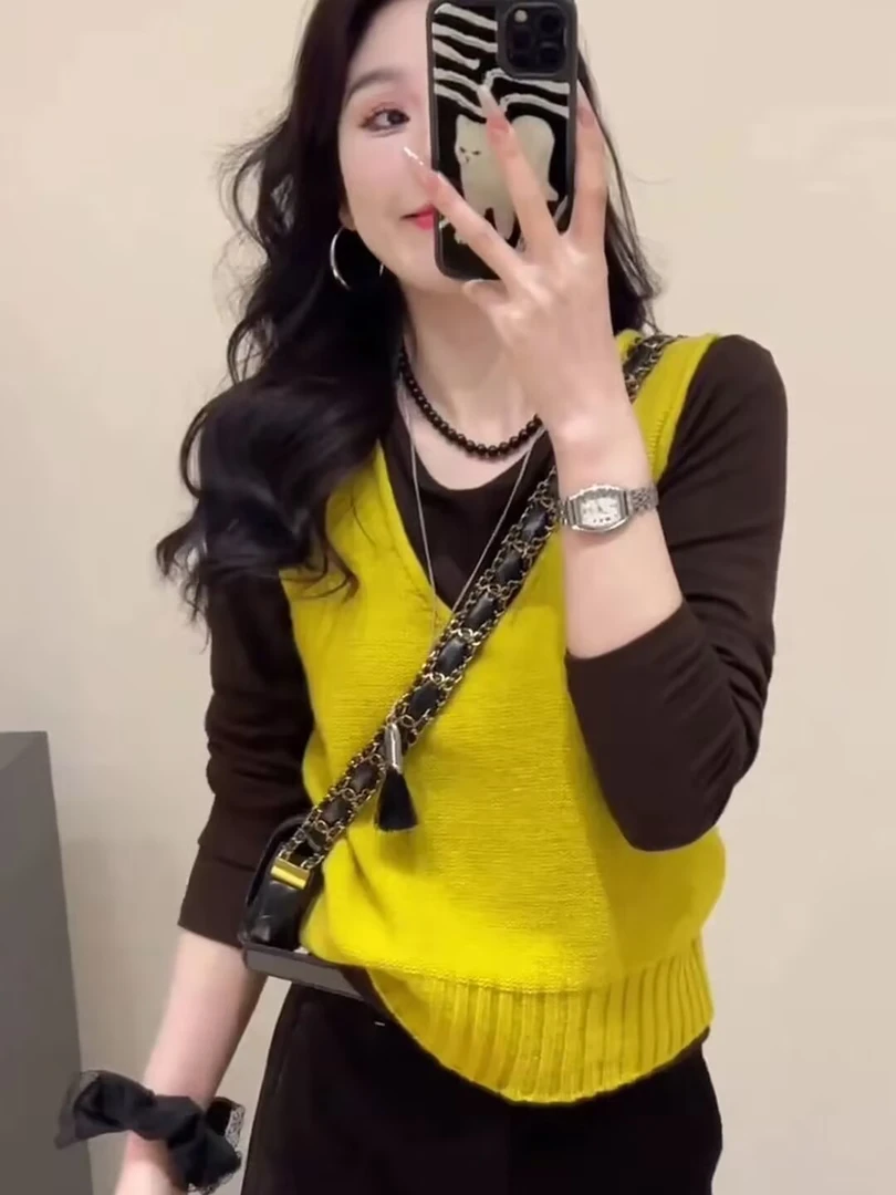 韩系减龄穿搭两件套女装2025秋季新款长袖打底衫叠穿V领针织马甲