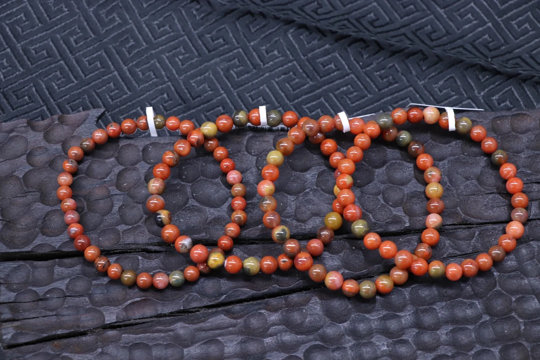 原矿无优化南红大山包黄绿皮包浆单圈5mm左右多样发一串有矿坑裂