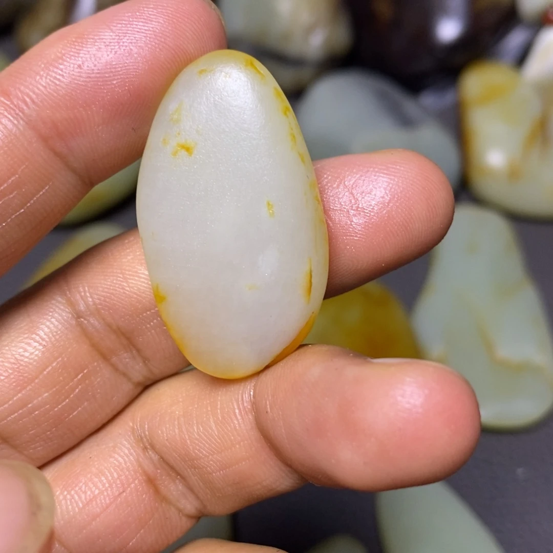 未镶嵌和田玉（糖玉）挂件