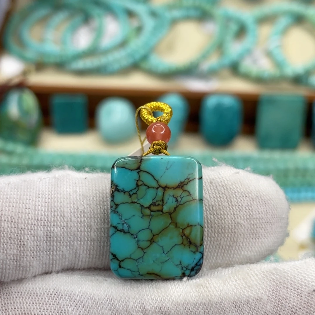 绿松石未镶嵌颈饰