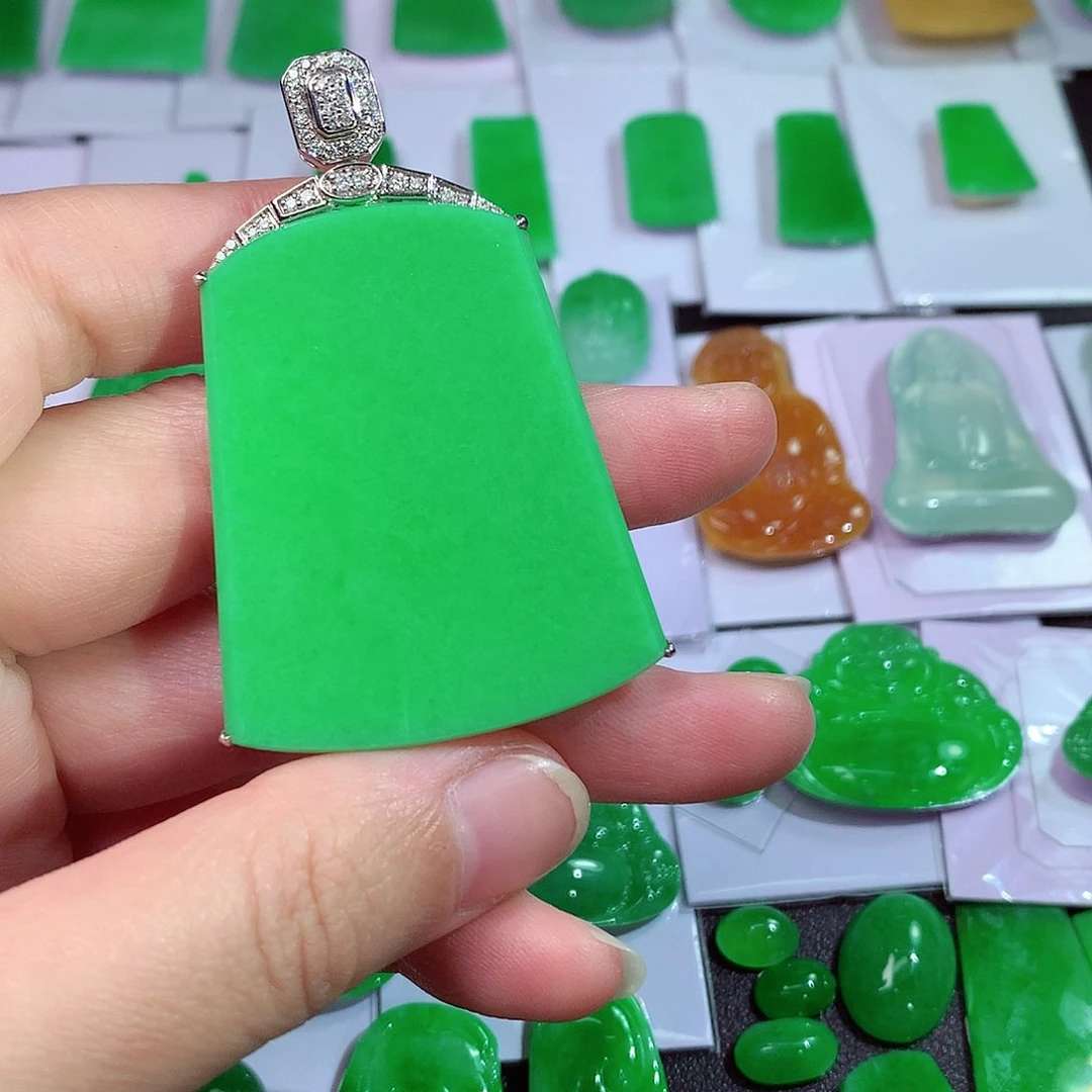 吊坠(赠链)18K金镶嵌翡翠天然翡翠
