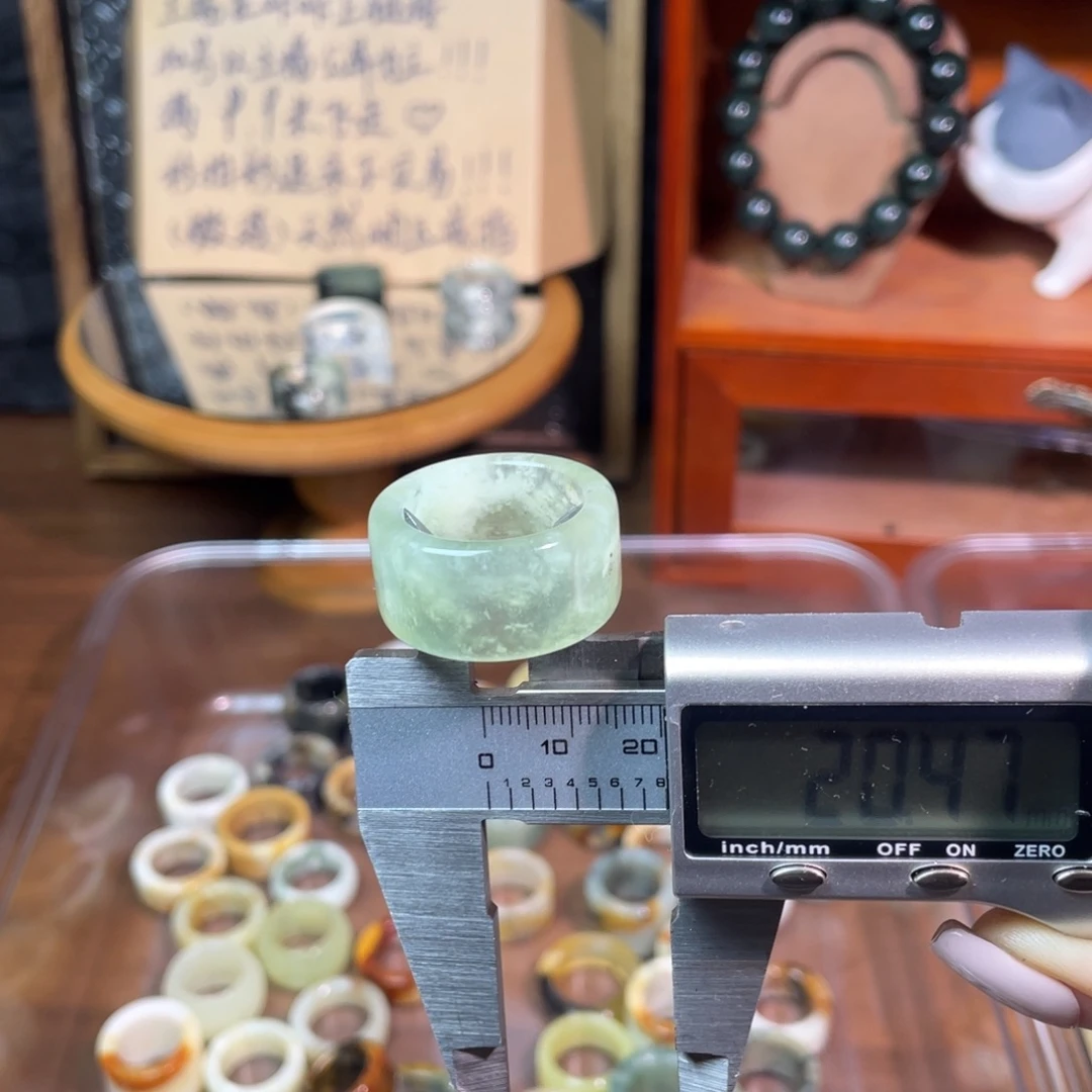 老***凌未镶嵌岫玉戒指124-20.5