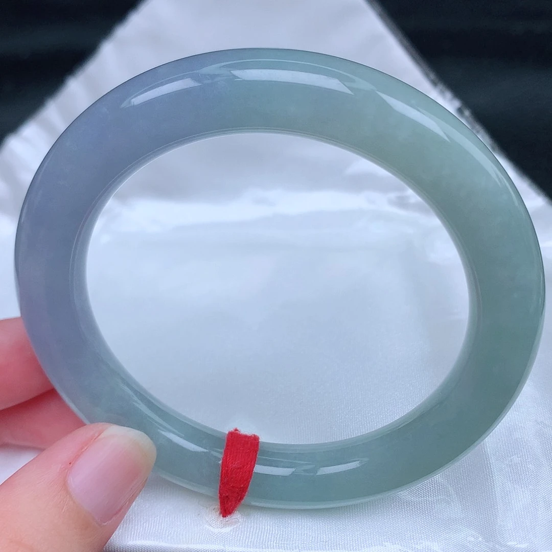 未镶嵌手镯（圆镯）翡翠天然