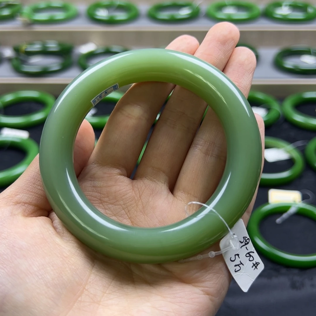 和田玉（碧玉）未镶嵌手镯碧玉老料夹层料特细底粉青5960