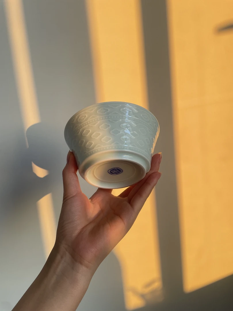 景德镇浅影青   4.6英寸如意碗