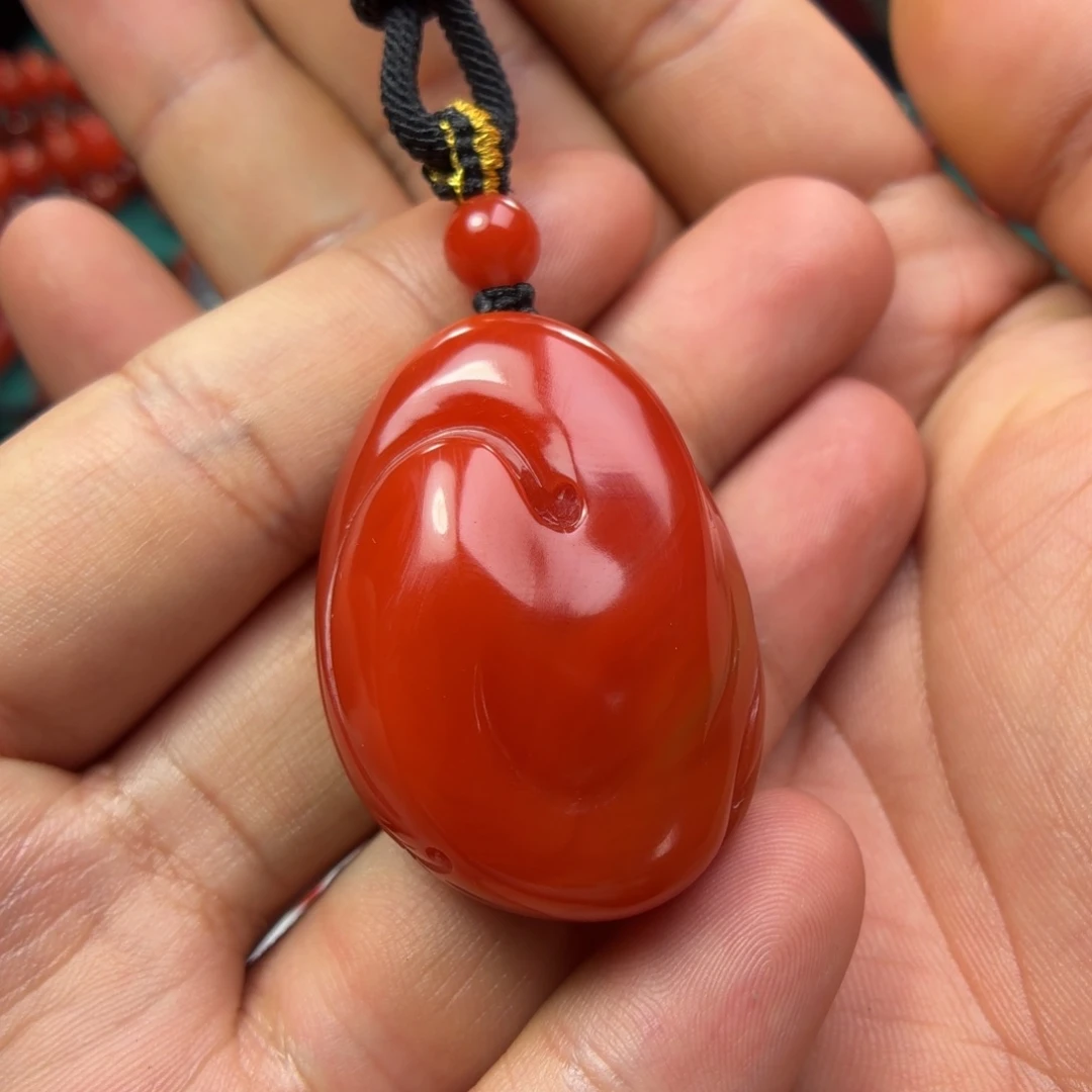 快***尼南红玛瑙未镶嵌挂件