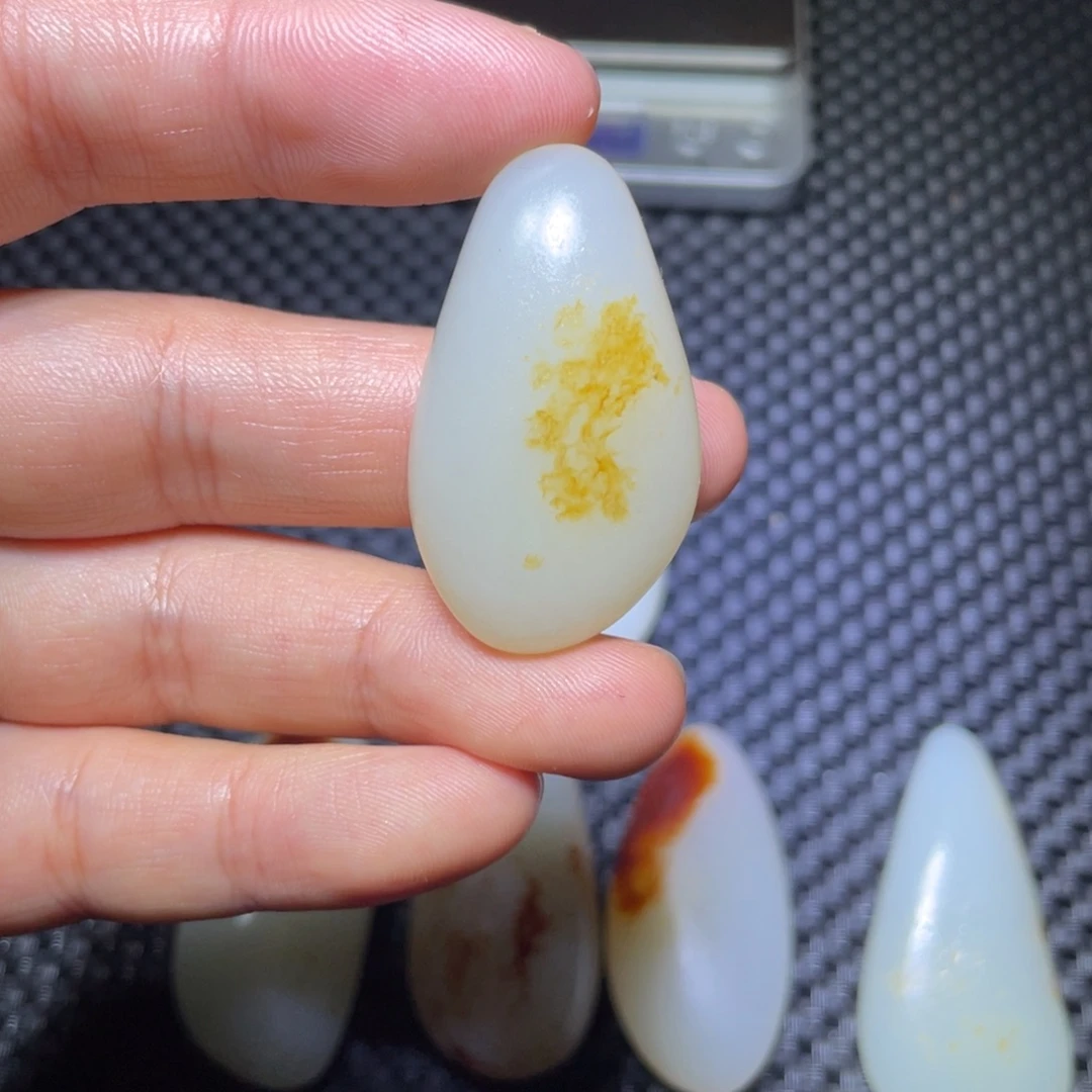 平***1和田玉（糖玉）未镶嵌颈饰