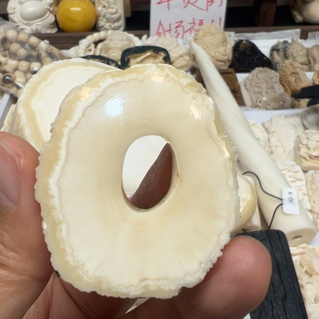 白玉菩提吊坠L****y独独