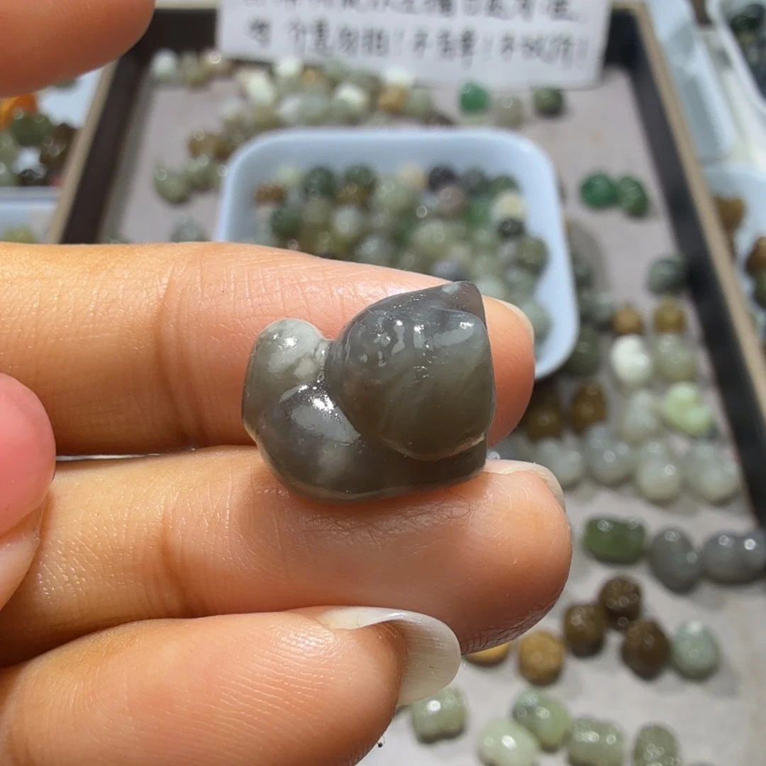 和田玉未镶嵌珠宝奇石