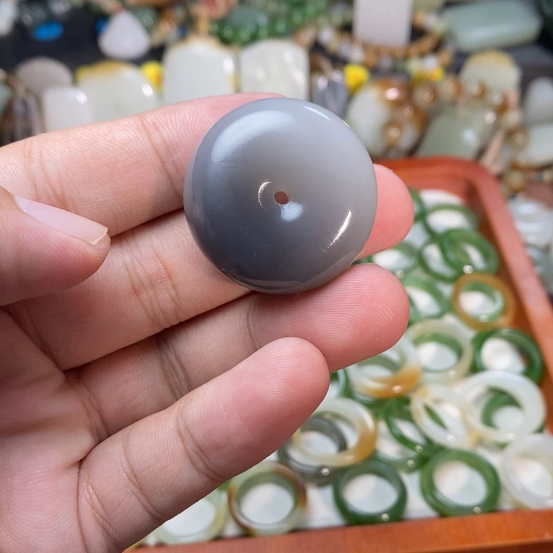 你***李和田玉未镶嵌吊坠(不含链)