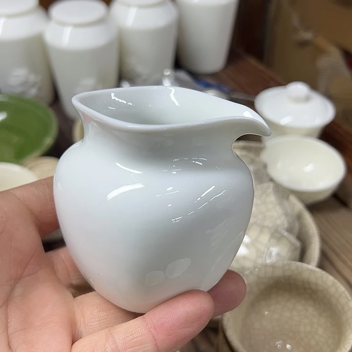 微嘏…………………………. 公道杯
