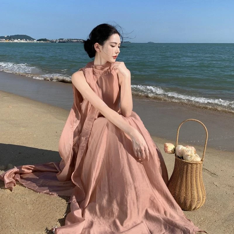 度假风不规则挂脖裙适合海边拍照的裙子女神范长裙宽松简约连衣裙