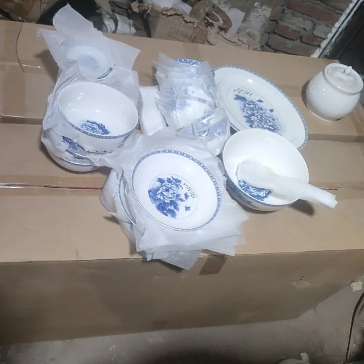 摆件陶瓷盘子碗啥都有