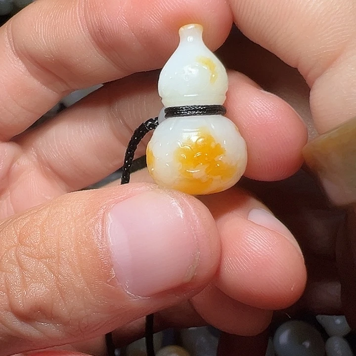 和田玉（糖玉）未镶嵌颈饰