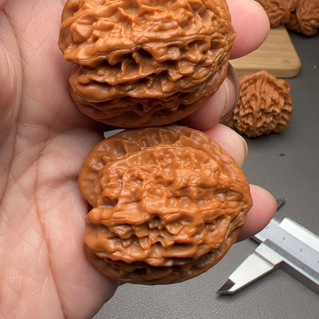 把件文玩核桃红牛