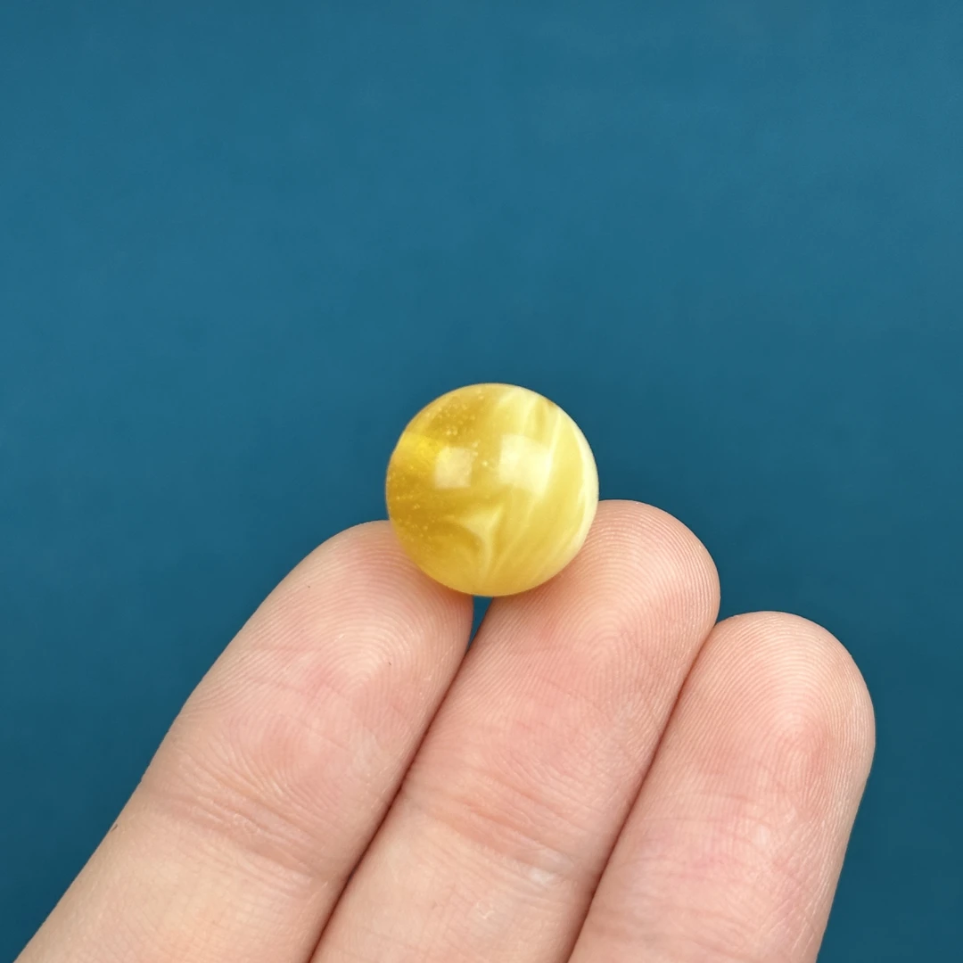 A8004天然原矿蜜蜡 鸡油黄圆珠【微微瑕】13.8mm支持复检假一罚十