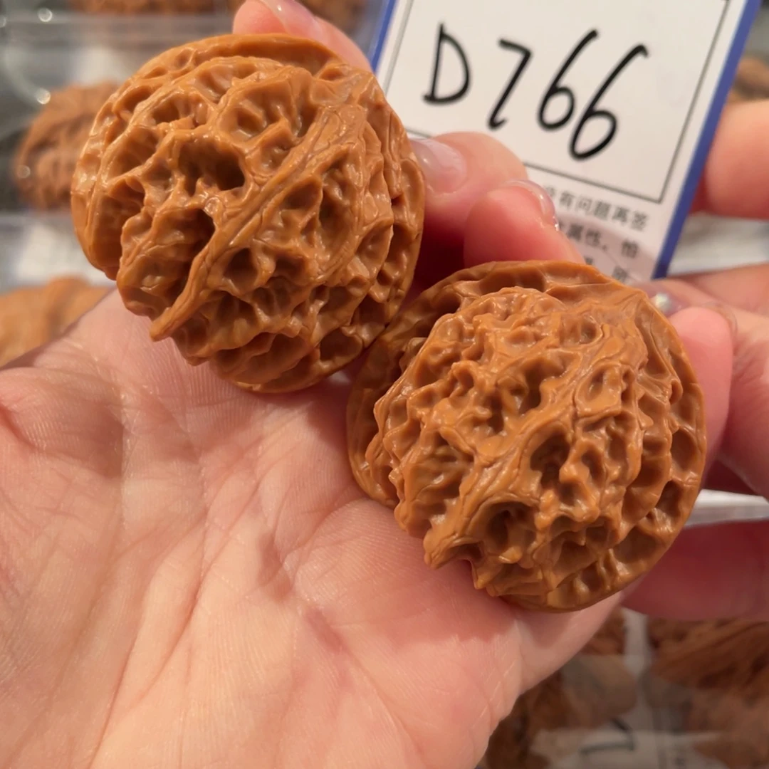 何***博把件文玩核桃D766苹果园40+