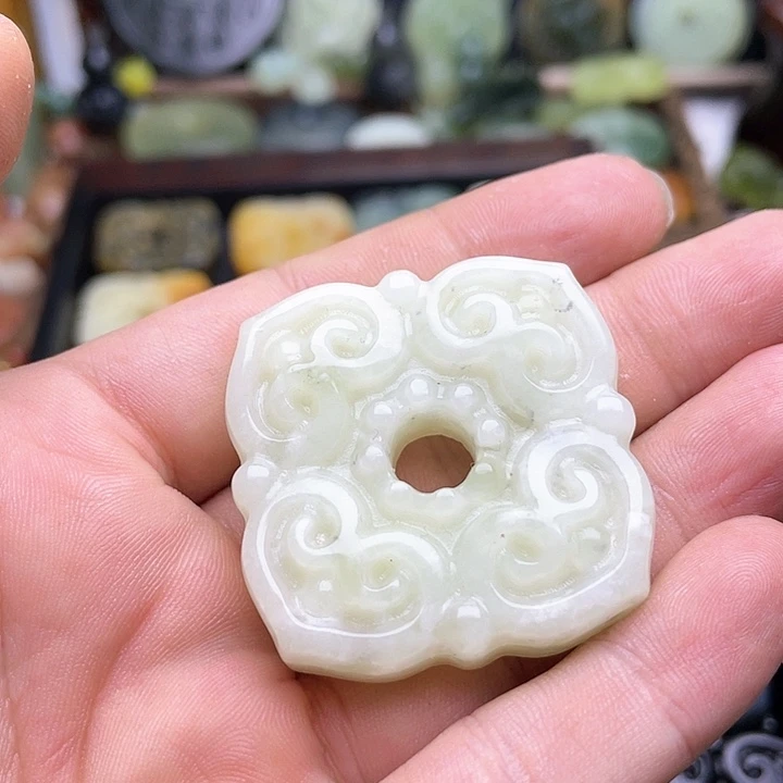 蛇纹石玉挂件未镶嵌花****重