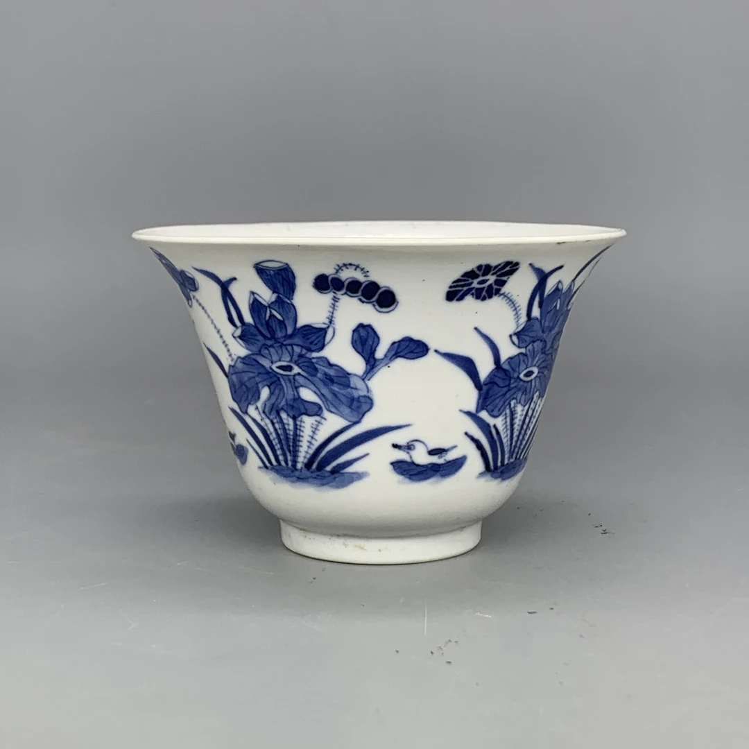 62509182*晚清青花荷塘清趣纹茶碗/瓷器六/江苏省文物总店/J