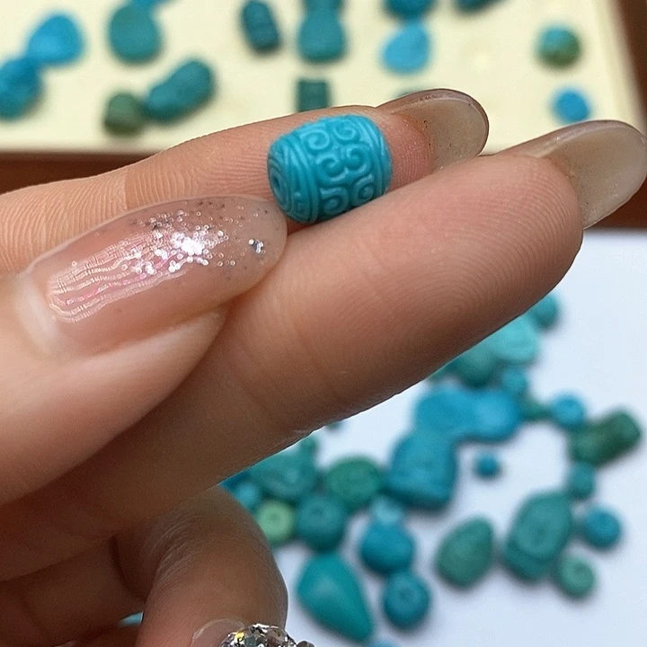 未镶嵌绿松石珠宝奇石