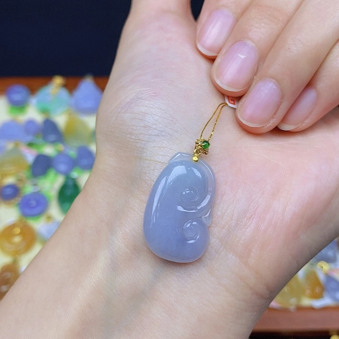 翡翠颈饰18K金镶嵌翡翠