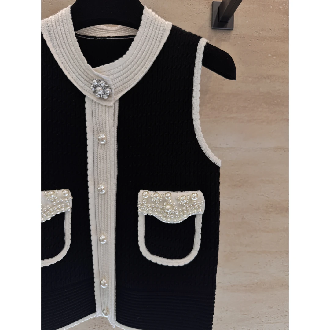 <猪猪出品>2025春夏上新黑白珍珠口袋设计师气质百搭夏季无袖开衫